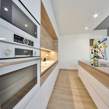 Chalupku - Luxurious Apartment 70M2 In Direct Centrum With Parking Included, Air-Conditioned, Balcony, Quiet Sleep, Best In Town Banská Bystrica Exterior photo